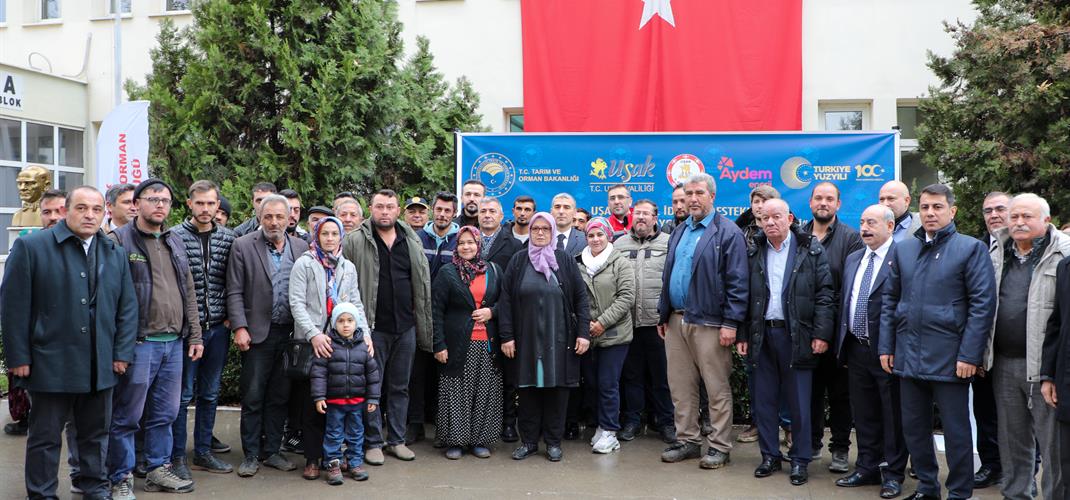 İlimizde Eşme Koyununun Yaygınlaştırılması Projesi ve Küçükbaş Hayvan Yetiştiricilerine Yaşam Alanı Oluşturma Projesi Dağıtım Töreni Düzenlendi